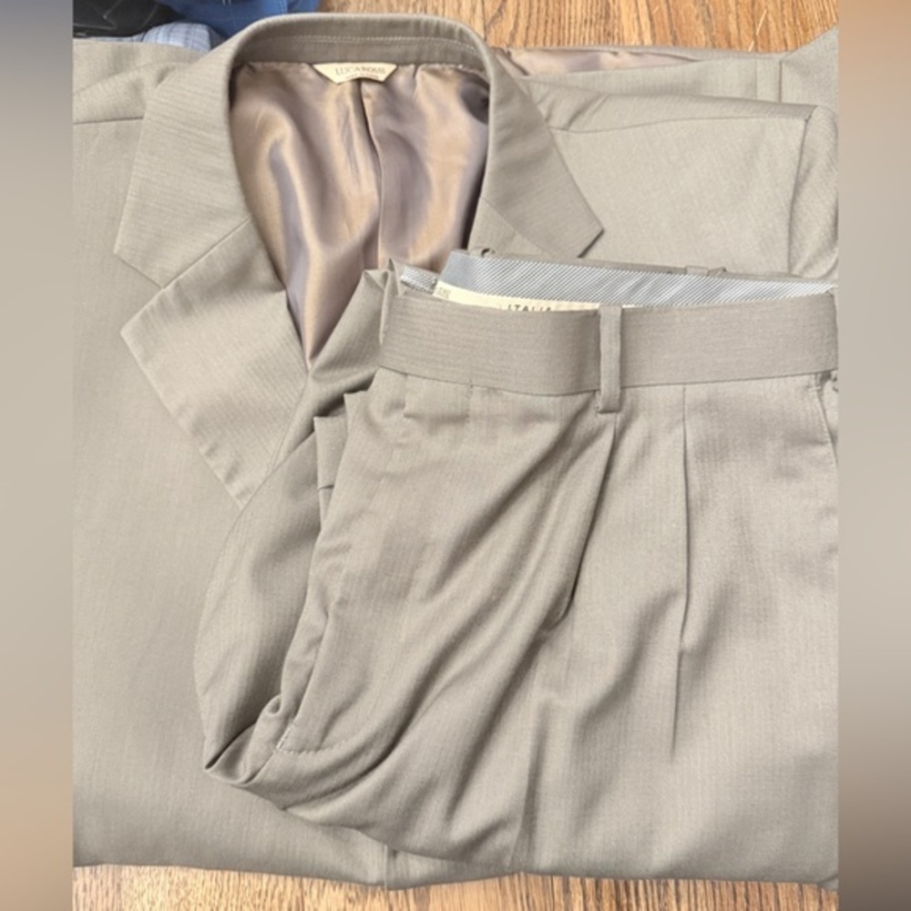 Elegant Men's Beige Luca Rossi Suit.  2 piece.  BEAUTIFULLY LINED.  48L 38x32 GJ